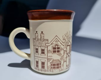 Taza vintage BILTONS 'Escena de pueblo inglés' Hecha en Inglaterra * Cerámica de gres * Ideal para café o té