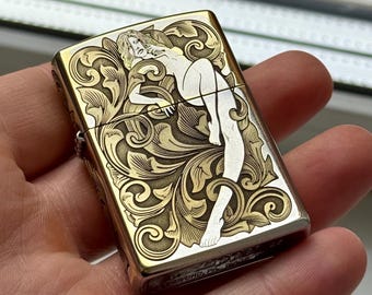 チューニングZippo ⚡️Armor Pinned-Up Girl Pinup Girl Engraved Brass Armor Zippo | 5 Side Engraved