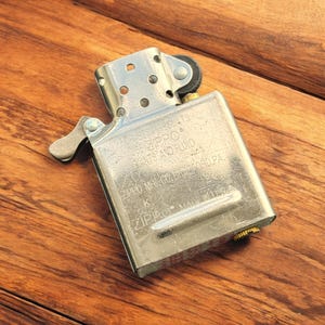 Encendedor Zippo personalizado con diseño de guerrero japonés samurái imagen 7