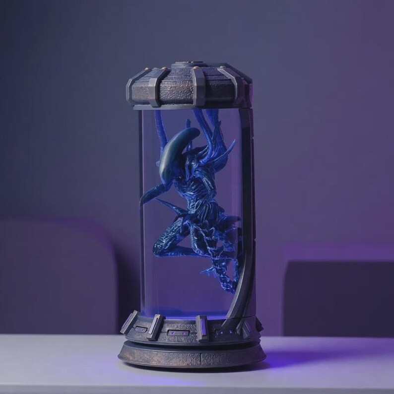 NEW Xenomorph Alien Resin Night Light, Sci-fi Horror LED Specimen Tube ...
