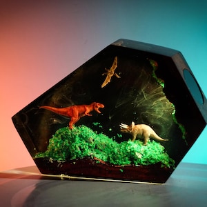 PREMIUM Custom Dinosaur Night Light – T-Rex Resin Lamp for Kids Room, Walking with Dinosaurs Decor, Christmas Gift for Son or Daughter