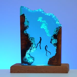 LIMITED SALE  Divers with Jellyfish Resin Night Light, Resin lamp,Ocean Lamp,Diorama Lamp,Deep Ocean Resin Art, Home Decor, Handmade Gift