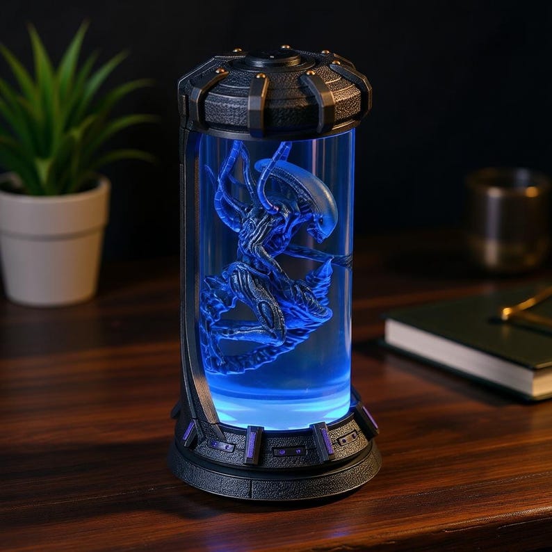 NEW Alien Facehugger Resin Night Light, Sci-fi Horror Capsule Lamp ...