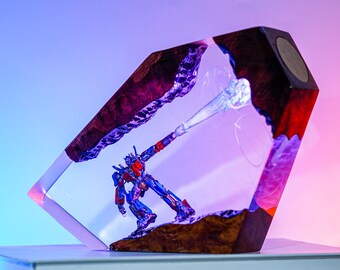PREMIUM Opti.mus Pri.me Resin Lamp – Handmade Battle-Bot Light Display, Optimus-Inspired Diorama for Mecha Fans & Epic Gamer Gift