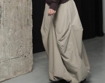 Gonna asimmetrica reversibile, gonna double-face beige e blu scuro, gonna a bolle distorta, design futuristico d'avanguardia di THUBAN