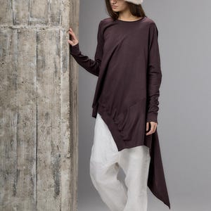 Bordeauxrode asymmetrische lange tuniek top, katoenen blouse met verlengde achterkant, plus size