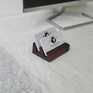 Porte-cartes de visite personnalisé cadeau Porte-cartes de visite en bois gravé personnalisé pour employé d'entreprise Cadeau pour patron au bureau Essentiels
