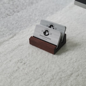 Porte-cartes de visite 2 cartes Présentoir pour cartes de visite multiples Essentiels pour le bureau Porte-cartes de visite en bois de noyer