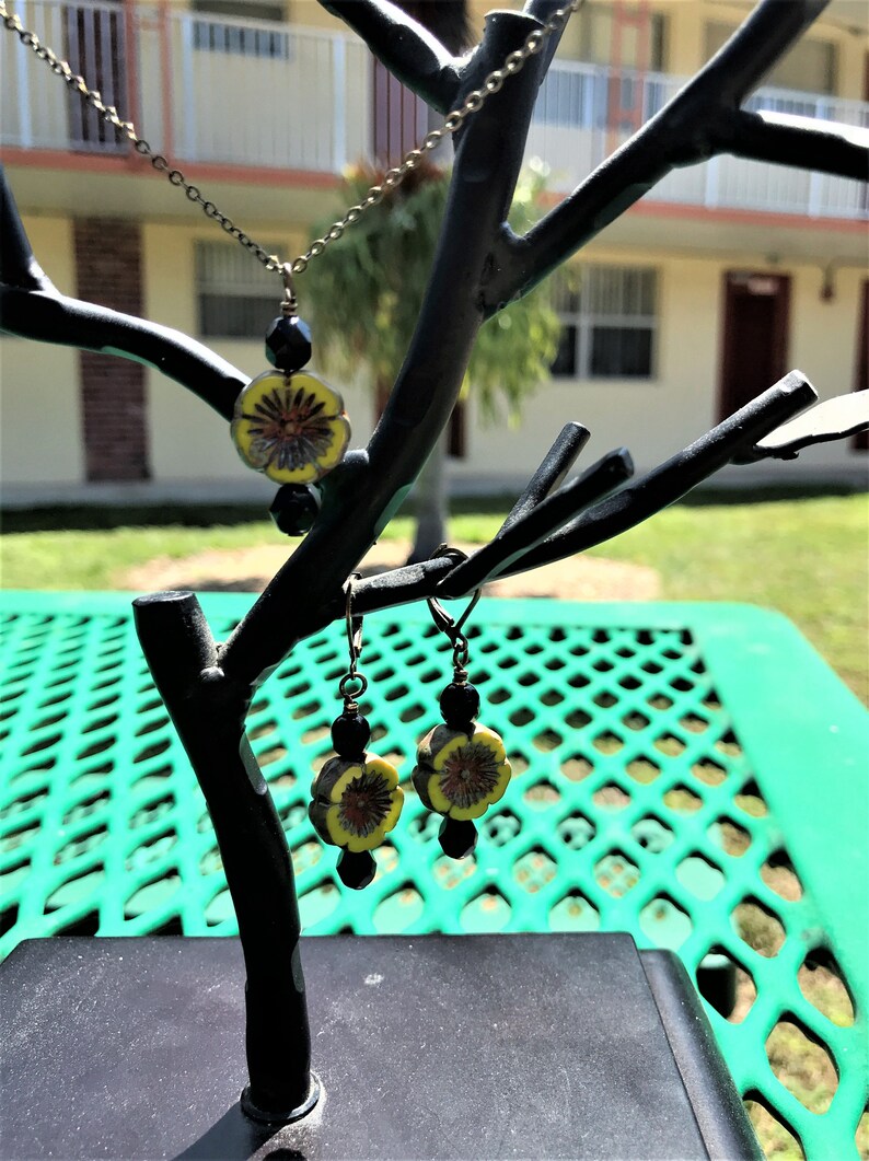 Cute Little Bohemian Style Chartreuse Flower Pendant and Earring Set image 3