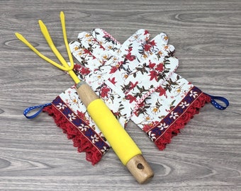 Red, White and Blue Gardening Gloves. Spring Floral and Red Lace Ruffle. Americana Work Gloves for Women. Mother's Day Gardener Gift.