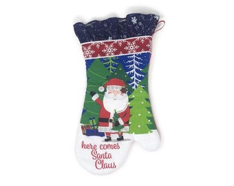 Here Comes Santa Claus Oven Mitt. Snowflake Winter Pot Holder. Merry Christmas Red and Green Holiday Decor. Kitchen Baking Gift Under 30.