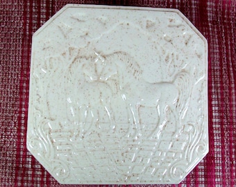 Handmade Ceramic Trinket Box / Jewelry Box / Lidded Unicorn Dish, Unicorn Lover Gift / Unicorn Decor