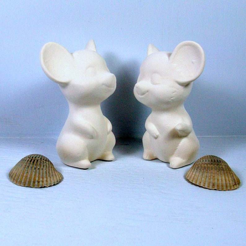 small mouse figurines