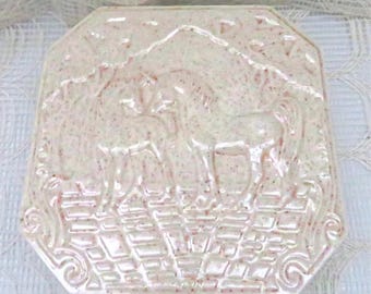 Handmade Unicorn Ceramic Trinket Dish,Ecru Speckled Jewelry Box, Lidded Unicorn Dish, Unicorn Lover Gift, Unicorn Decor