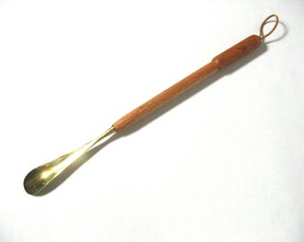 Long Shoehorn Made of Cherry and Oak Wood HD