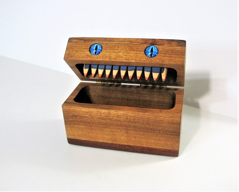 Creature Treasure Box Made Of Four Woods afbeelding 3