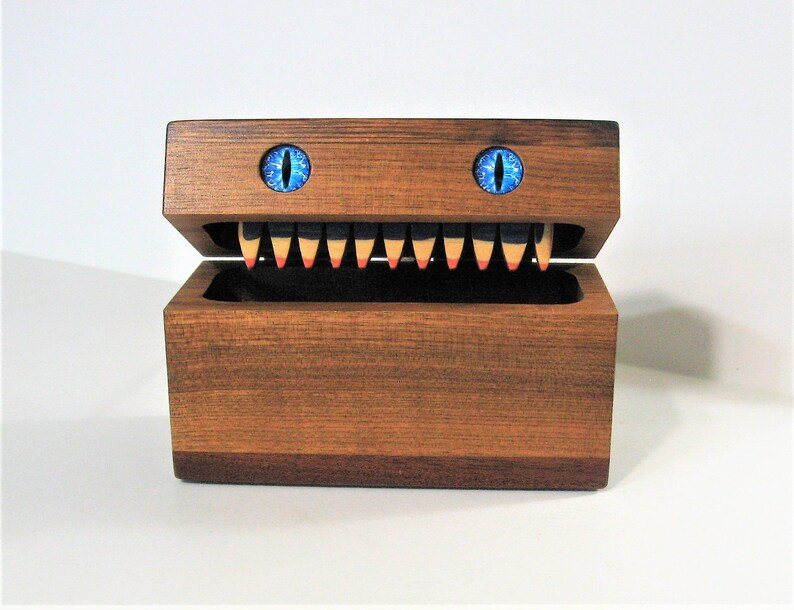 Creature Treasure Box Made Of Four Woods afbeelding 1