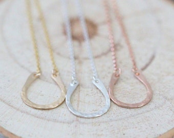 Hoefijzerketting, goud, roos, sterlingzilver, hoefijzerbedel, delicate gehamerde minimalistische hanger - Lucky You