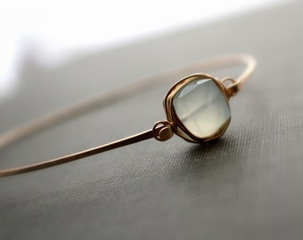 Aquamarine Gold Bracelet, Aquamarine March Birthstone Bracelet, 14K Gold Filled Bangle, Bezel Wire Wrapped, Minimalist Fashion