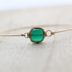 Emerald Green Bracelet, Onyx Gemstone Thin Bangle in Gold, Silver or Rose Gold, Stackable , Bezel Wrapped Stacking Jewelry