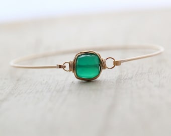 Emerald Green Bracelet, Onyx Gemstone Thin Bangle in Gold, Silver or Rose Gold, Stackable , Bezel Wrapped Stacking Jewelry