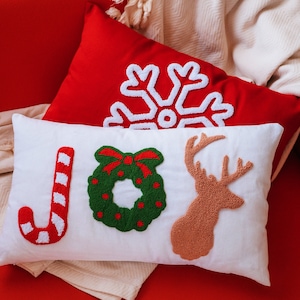 Almohada bordada con aguja punzante "Alegría Navideña", almohada "Feliz Navidad", almohada vintage con corona navideña, decoraciones navideñas, regalo de Navidad