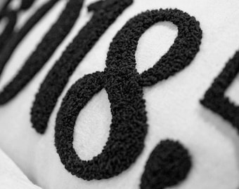 Aangepast kussen met punchnaald met postcode, gepersonaliseerd kussen, kussen met aangepaste postcode, housewarmingcadeau, cadeau eerste huis, cadeau nieuw huis, aangepast