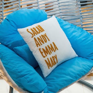 Almohada con nombres familiares bordados personalizados, almohada con nombres personalizados, almohada con nombres de nietos, regalo para la abuela, regalo para ella, regalo para mamá imagen 3