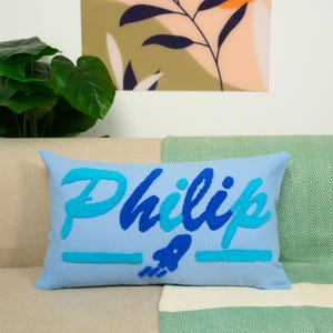 Coussin prénom personnalisé pour nouveau-né, coussin brodé à la poinçonneuse, déco chambre de bébé garçon, cadeau de grossesse, idées cadeaux personnalisées pour bébé