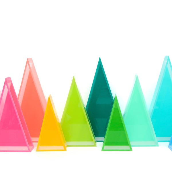 Moderne Dreiecke - bunte Lucite Dreiecke - Hausdekorationen