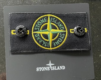 Echter Stone Island Badge mit 2 Knöpfen