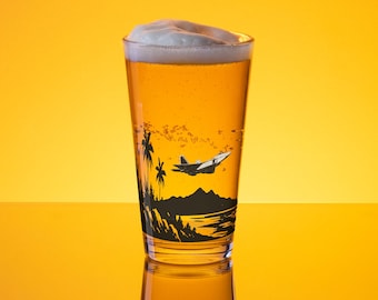 F-22 Raptor Bierglas 16oz | Kadena AB Okinawa-implementatiecadeau | Stille schildwachtkunst | Pintglas luchtmachtveteraan