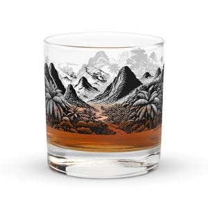 US Vietnam War Whiskey Glass – Jungle Scene Huey HueyCobra Helicopters – Military Tribute Barware – Veteran Gift – Combat Aircraft Art