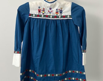 Vintage Ruth Of Carolina Embroidered Dress