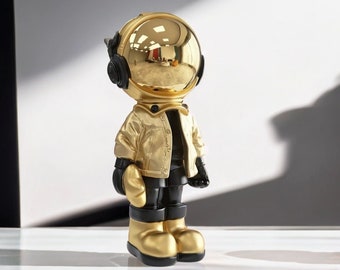 Creative Pop Art Fashionable NASA spaceman Astronaut Statue, Tabletop Sculpture Figurine Office Living Room Shelf Desk Decor, Gift for kids