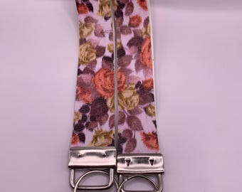 Rose Glow Wristlet, Handmade Floral Wristlet, Nature Wristlet Keychain, Cute Women Wristlet, Car Key Wristlet, Keychain Accessory