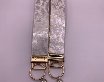 Snow Leopard Wristlet, Handmade Leopard Print Wristlet, Wristlet Keychain, Women Wristlet, Car Key Wristlet, Keychain Accessory