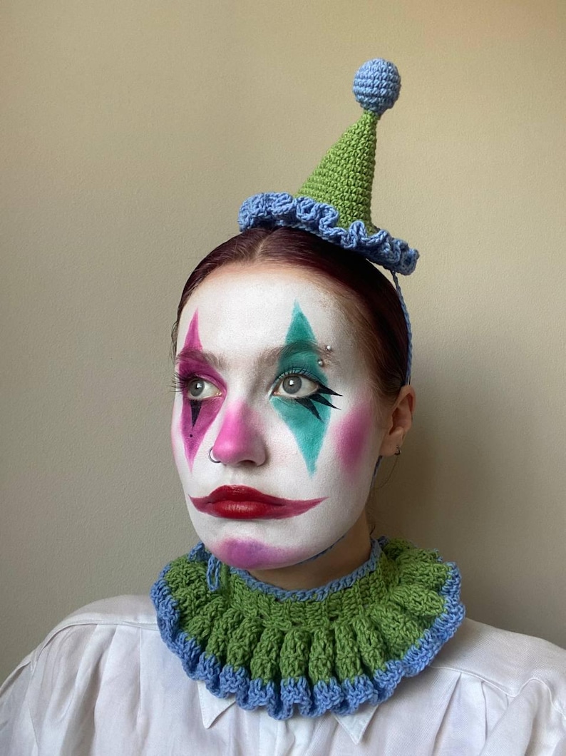 Jesture Ruffles Crochet Jester Hat & Ruffle Collar Set: Handmade Clown Costume - Etsy