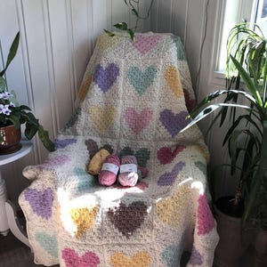 Modèle de couverture au crochet C2C, couverture coeur d'amour, couverture lestée, modèle de couverture en tricot carré grand-mère, modèle de couverture pour bébé