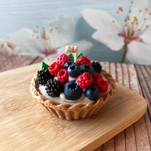 Mixed Berries Candle Dessert Candle Soy Wax Berries Tart Candle Handmade Unique Gift Home Decor Food Candle Fruity Candle Gift for Her