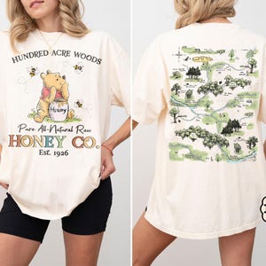 Chemise recto-verso couleur confort rétro Winnie l'ourson Honey Co, chemise de carte en bois de cent acres, chemise de voyage Winnie l'ourson Disney World Disneyland