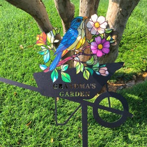 Custom Bird With Flowers Garden Metal Stake, Personalised Hummingbird Garden Name Sign, Garden Decor, Gardener Name Sign, Outdoor Yard Art