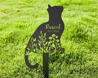 パーソナライズされた金属製の猫用墓石、花付きのカスタム猫用メモリアル杭、猫用ガーデンデコレーション、カスタム猫の名前入り金属製墓石、屋外用ヤードアート
