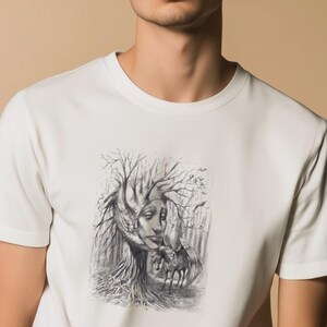 Maglietta artistica Forest Woman: maglietta con natura botanica disegnata a mano