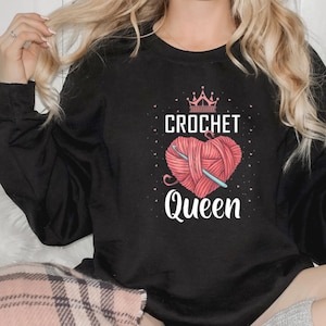 Crochet Queen T-Shirt Gift for Crochet Lover Crocheting tshirt Gift for Grandma Crochet Gift for Mom Cute Crochet Gift Knitting Lover Gift