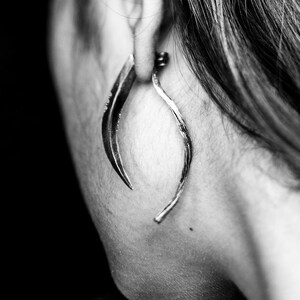 Scythe ear jacket, sterling silver earring Joanna Szkiela x Ovate collab image 3