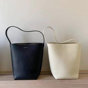 Leather Tote Bags, Minimal Design Shoulder Bags, Leather Bucket Bags, Leather Top Handle Bag
