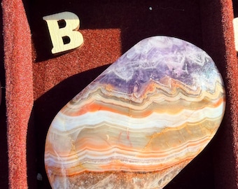 Piedra de palma de ágata amatista natural / Piedra antiestrés de cristal púrpura pulido