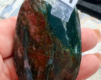 Artículo nuevo / Piedra de palma de ágata musgosa natural y cristal en forma de corazón / Elige tu pieza exacta / Piedra de bolsillo de ágata verde / Calcedonia con patrones de musgo
