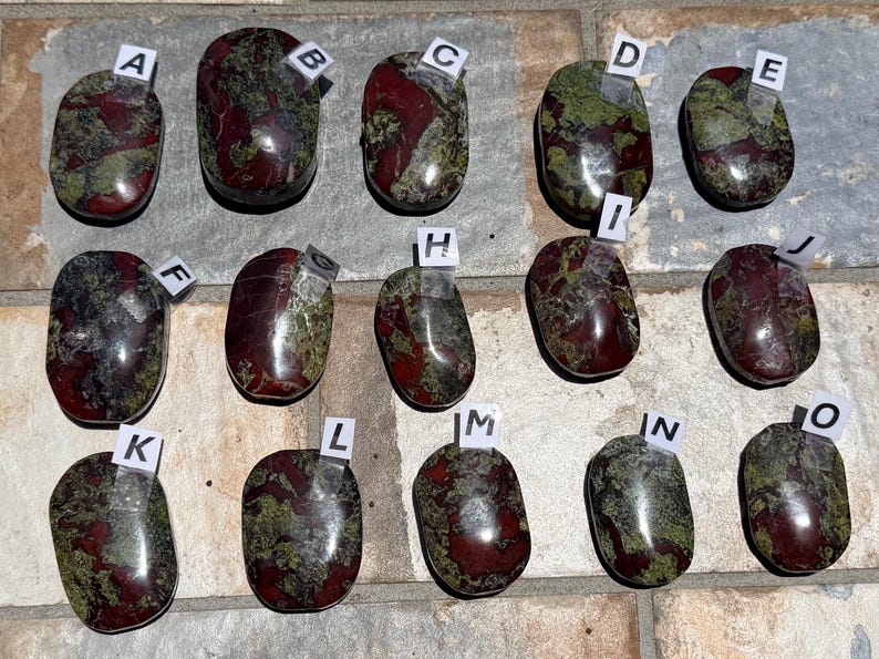Artículo nuevo / Piedra de jaspe sangre de dragón natural para la palma de la mano / Piedra de cristal de piedra de dragón para la palma de la mano / Piedra de jaspe roja y verde para el bolsillo / Piedra de sangre de dragón pulida imagen 5